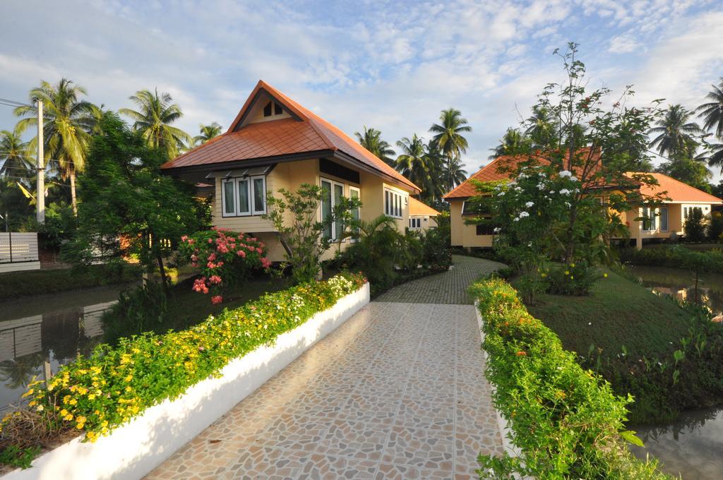 Maeklong Marina Resort Ratchaburi Exterior photo
